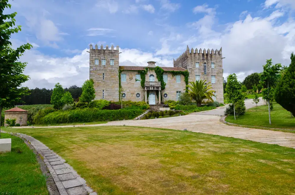 Fachada del Pazo Baión.